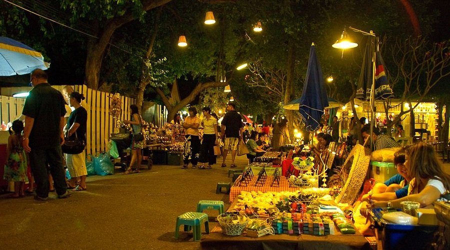 Hua Hin beach and Cicada night market